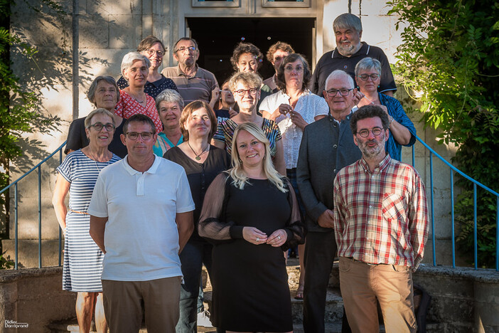 Photo de groupe avec les élus communaux et les représentants de Melle en Allemagne